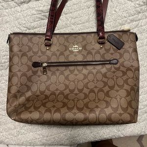 Coach Tote Bag in Signature Canvas